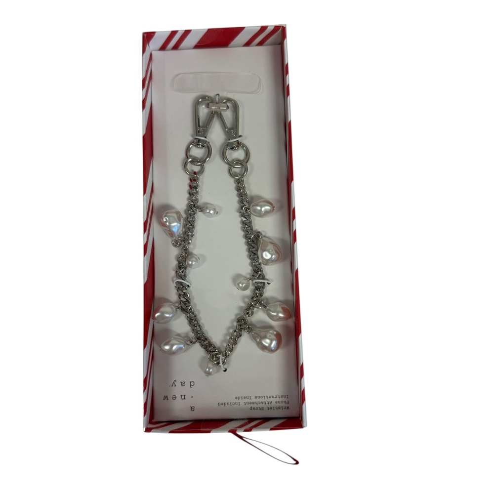 Chain phone wristlet strap
